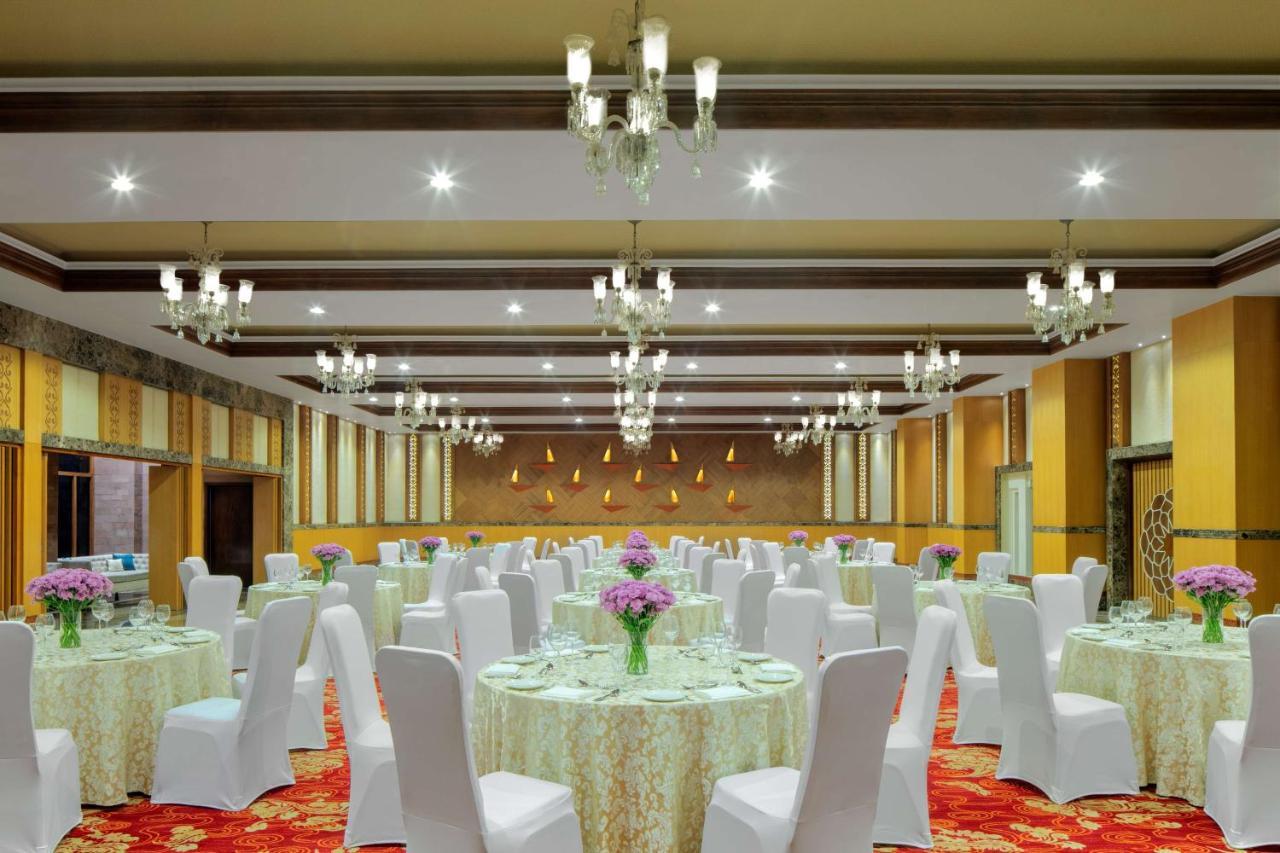 Radisson Jodhpur Hotel จ๊อดปูร์ ภายนอก รูปภาพ